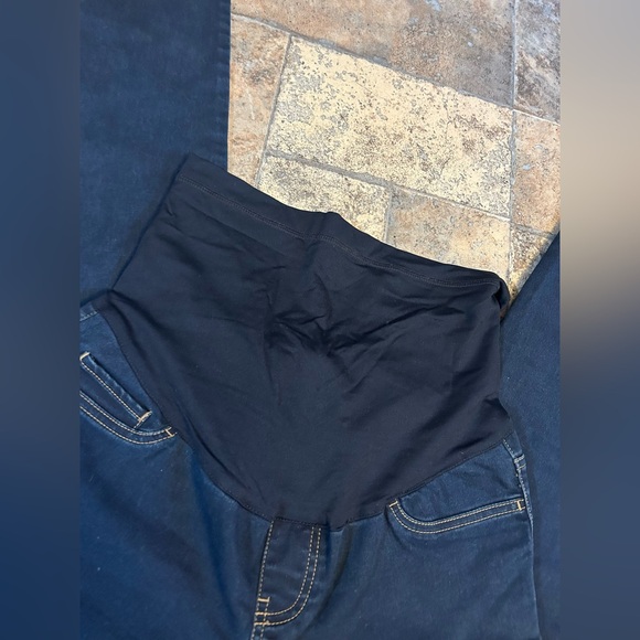 Maternity jeans size small - Picture 2 of 6
